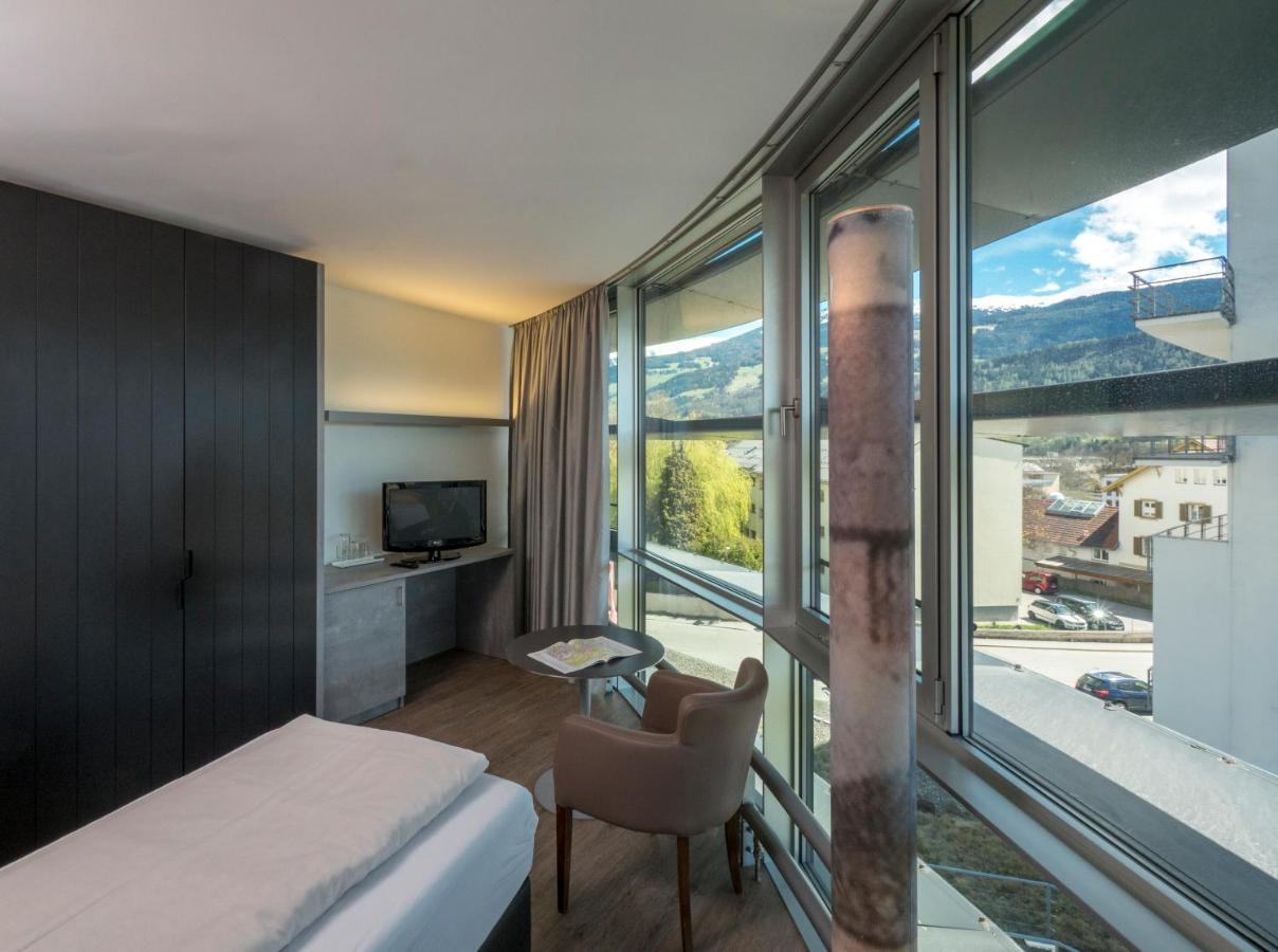 Parkhotel Халль в Триоле Экстерьер фото