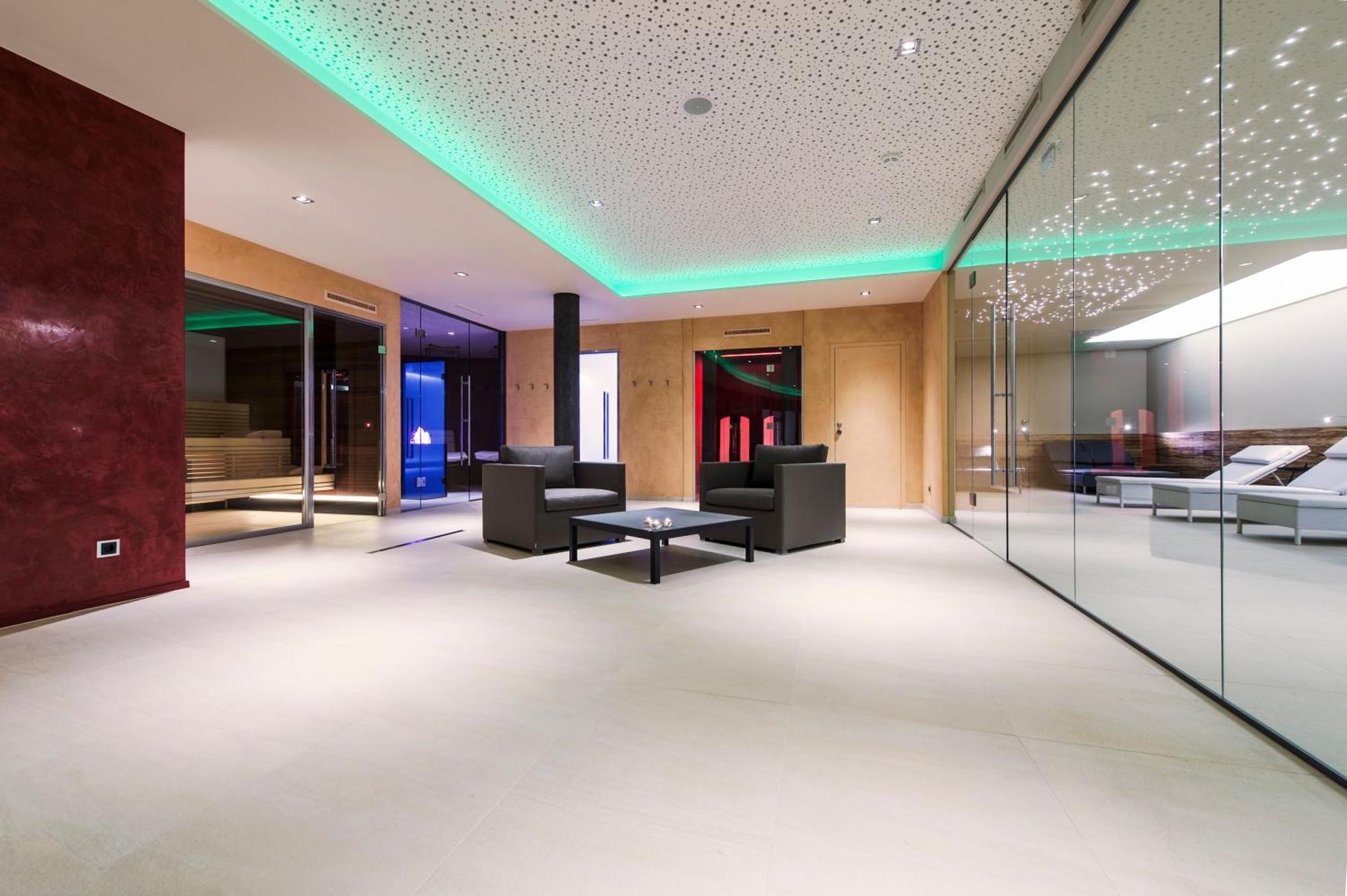 Parkhotel Халль в Триоле Экстерьер фото