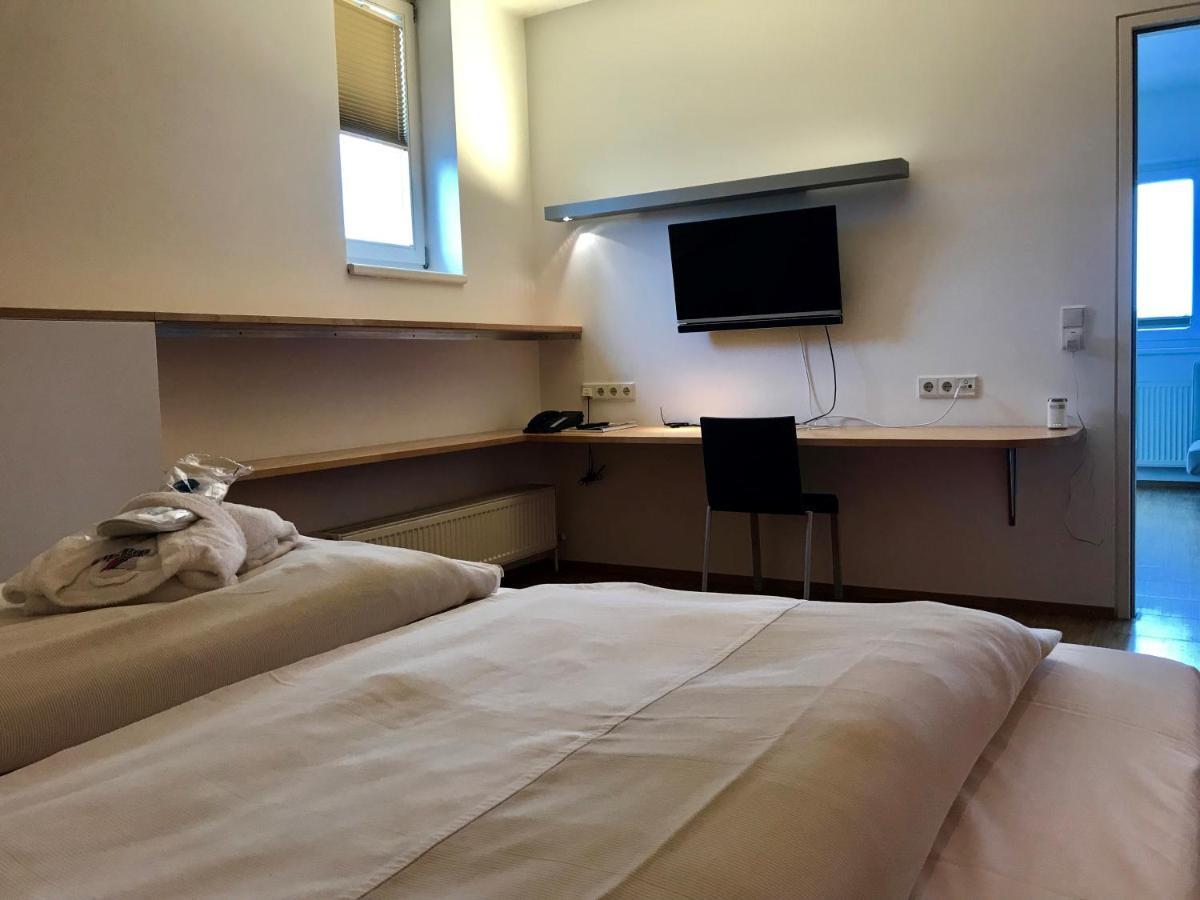 Parkhotel Халль в Триоле Экстерьер фото